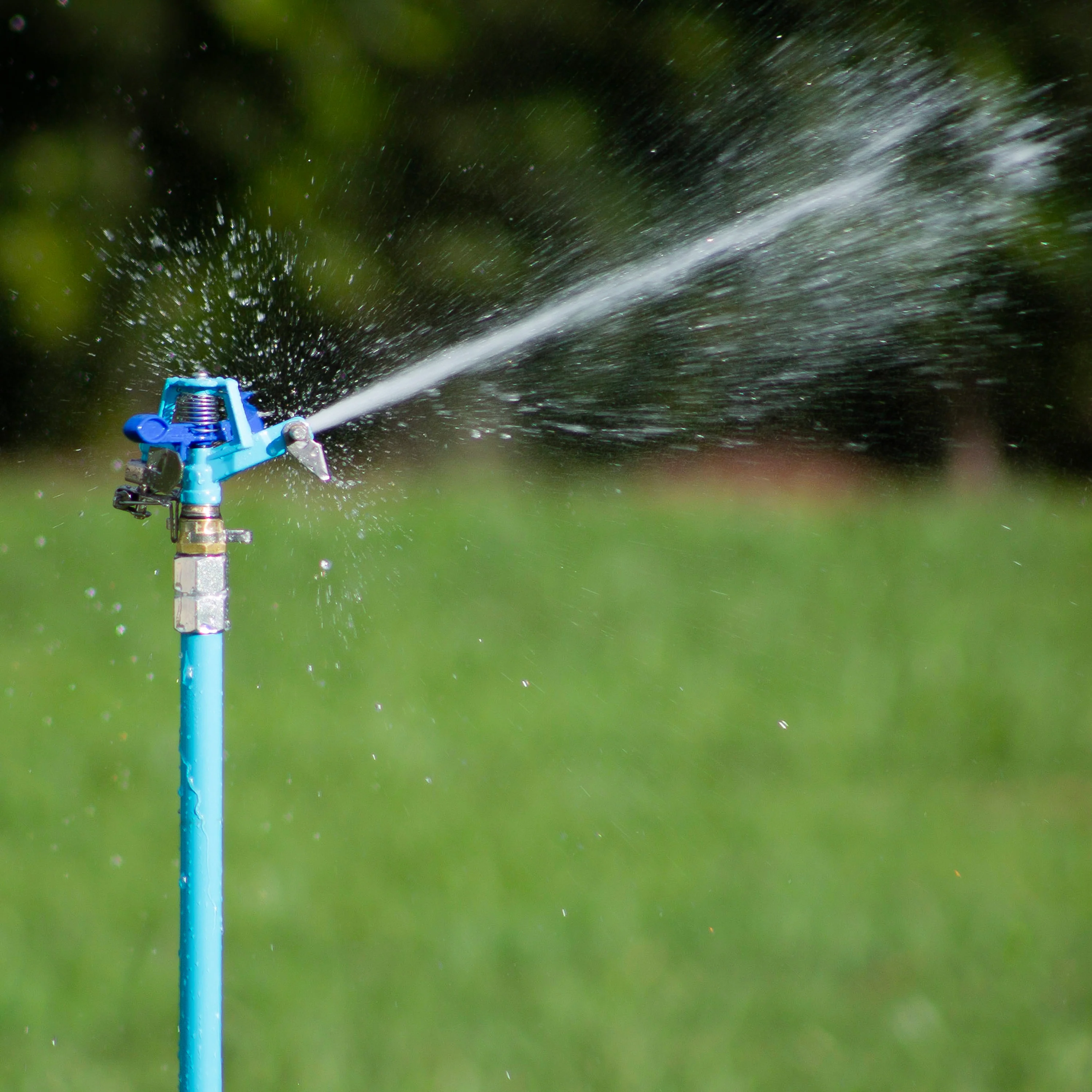Aqua Joe AJ-IST72ZM Indestructible Zinc Impulse 360° Telescoping Tripod Sprinkler | Customizable Coverage | Extends from 42-72-inches | 1390 sq ft Max Coverage - Image 4