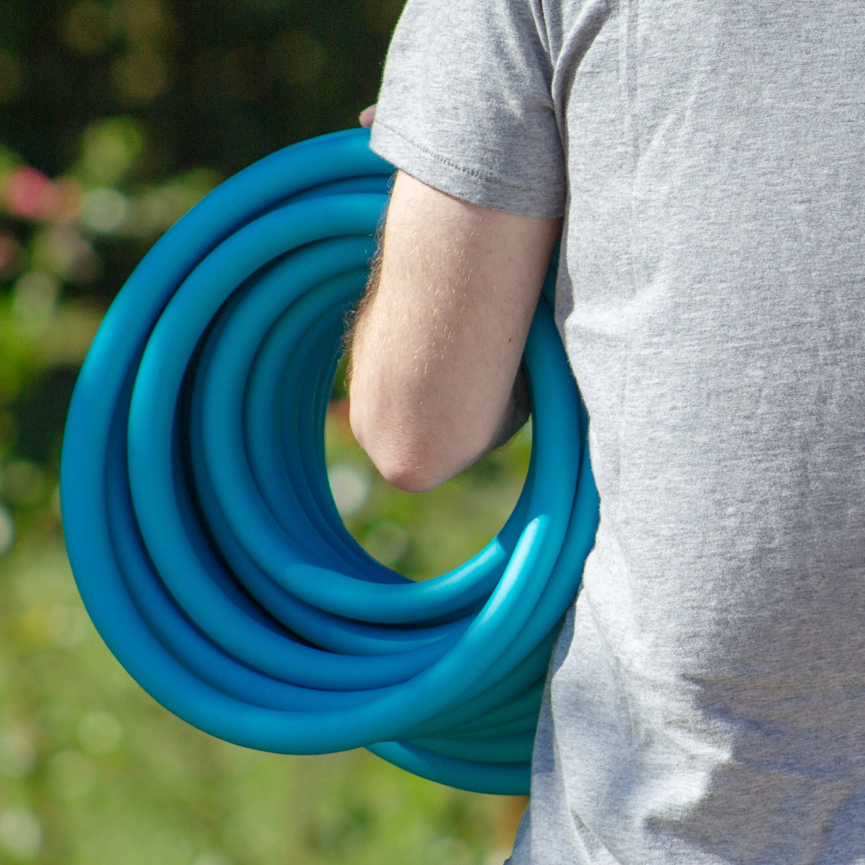 Aqua Joe Complete Aqua Joe Bundle | Turbo Drive Sprinkler + Heavy Duty Nozzle + Hybrid Polymer Hose - Image 11