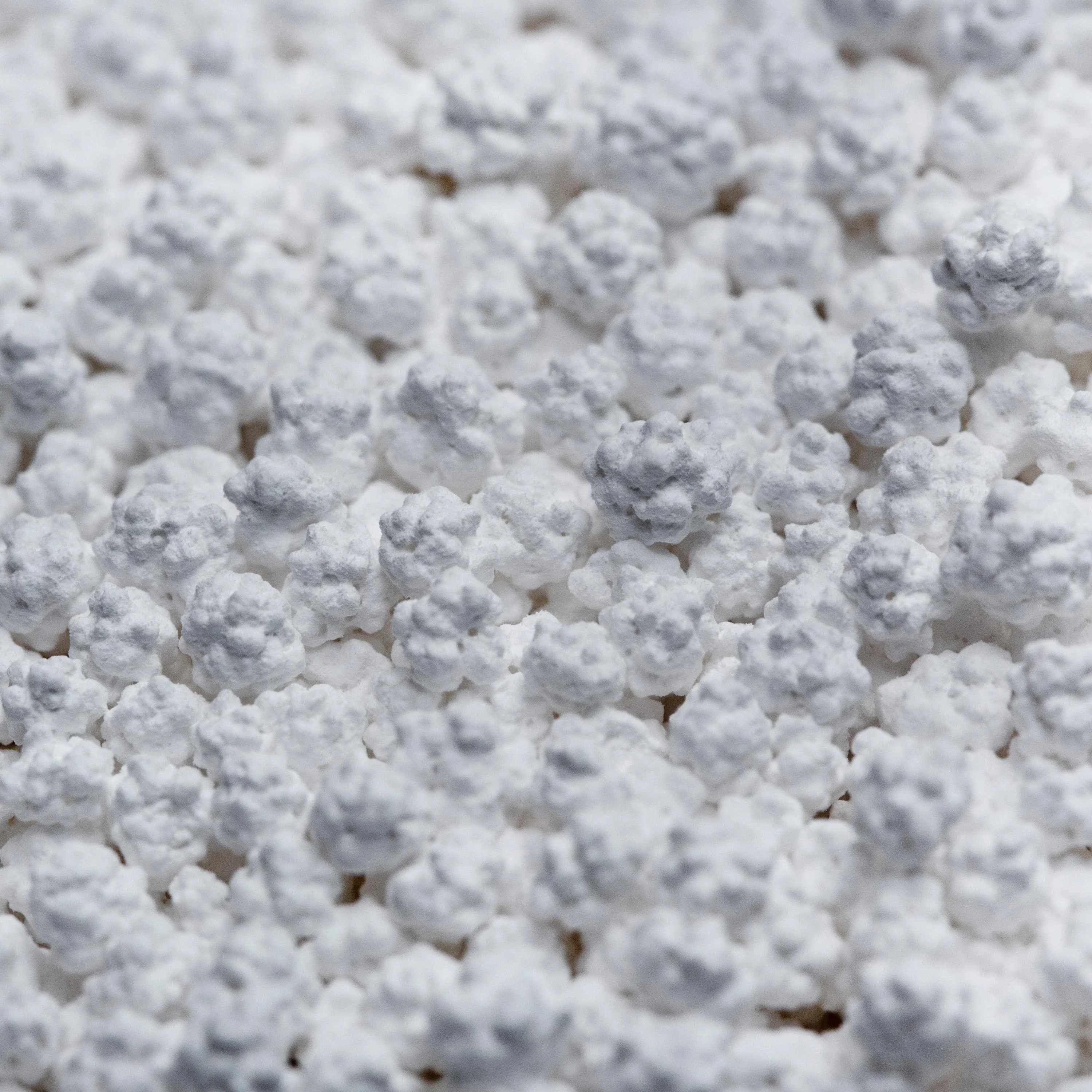 Snow Joe MELT25CCP Calcium Chloride Pellets Professional Strength Ice Melter| 25 Lbs. - Image 3