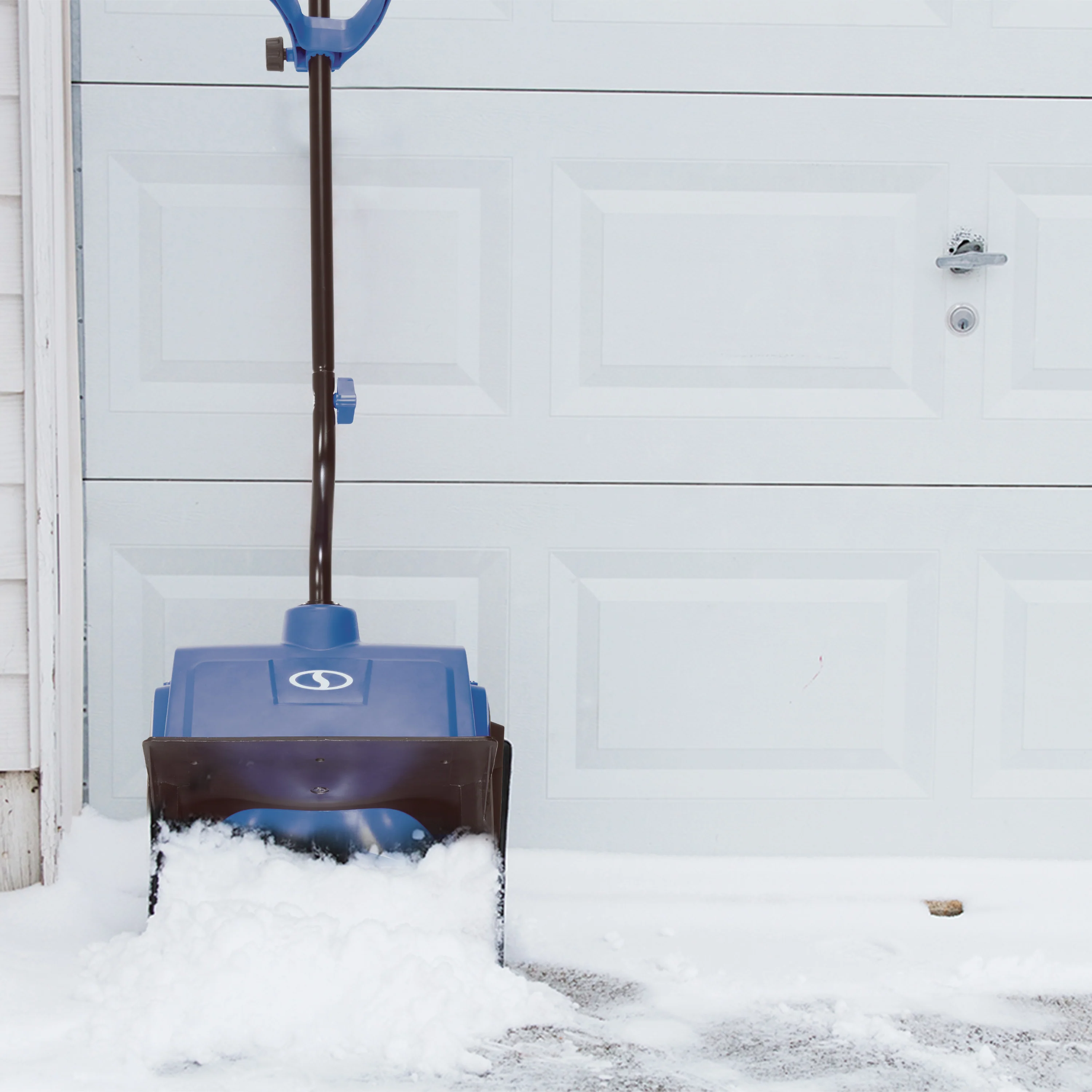 Snow Joe 24-Volt* IONMAX Cordless Snow Shovel Bundle | W/ 4.0-Ah Battery, Charger, Battery Holder, and Cover - Image 16