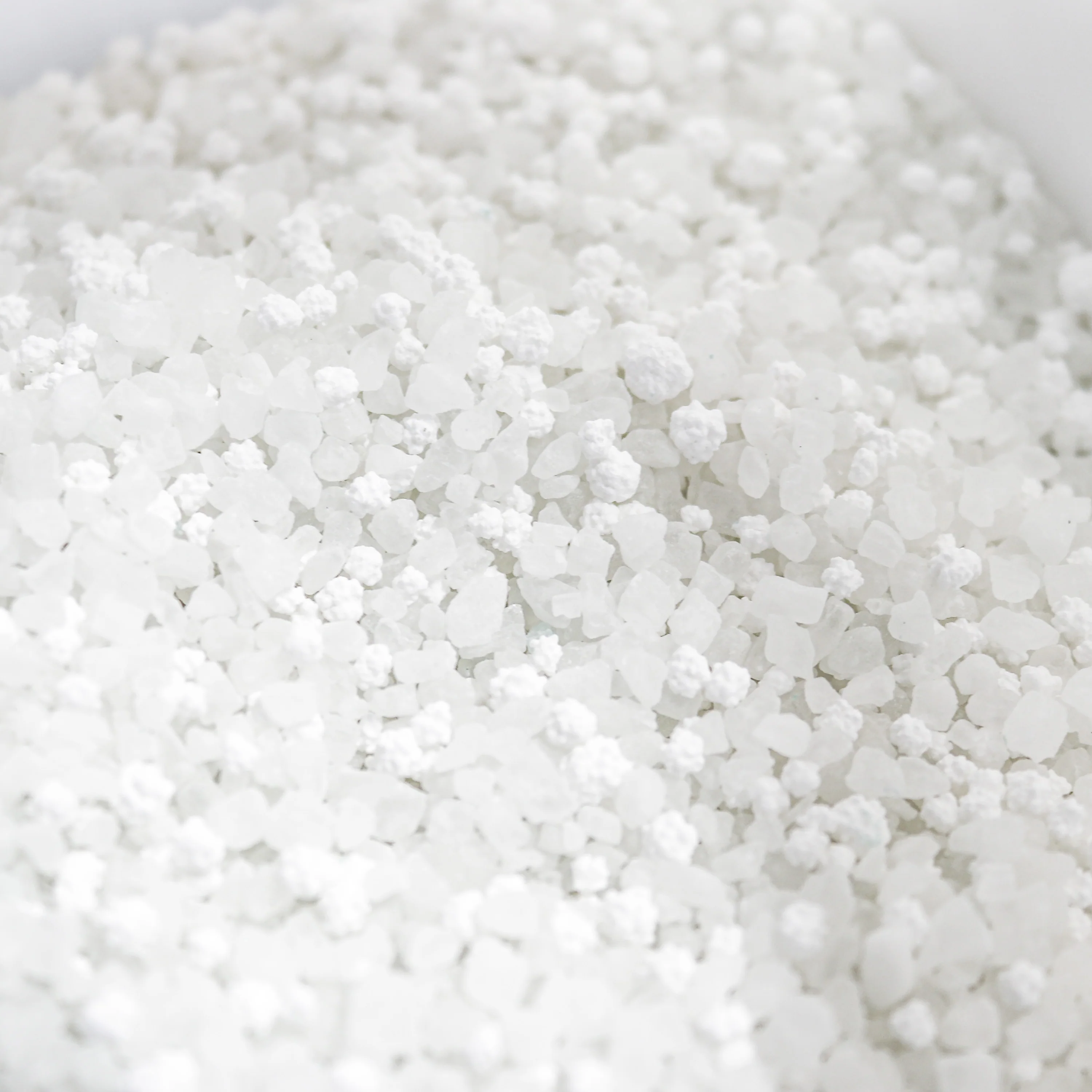 Snow Joe Calcium Chloride Ice Melt Blend | 40-Lb. Bag | Melts Down To -15°F - Image 3