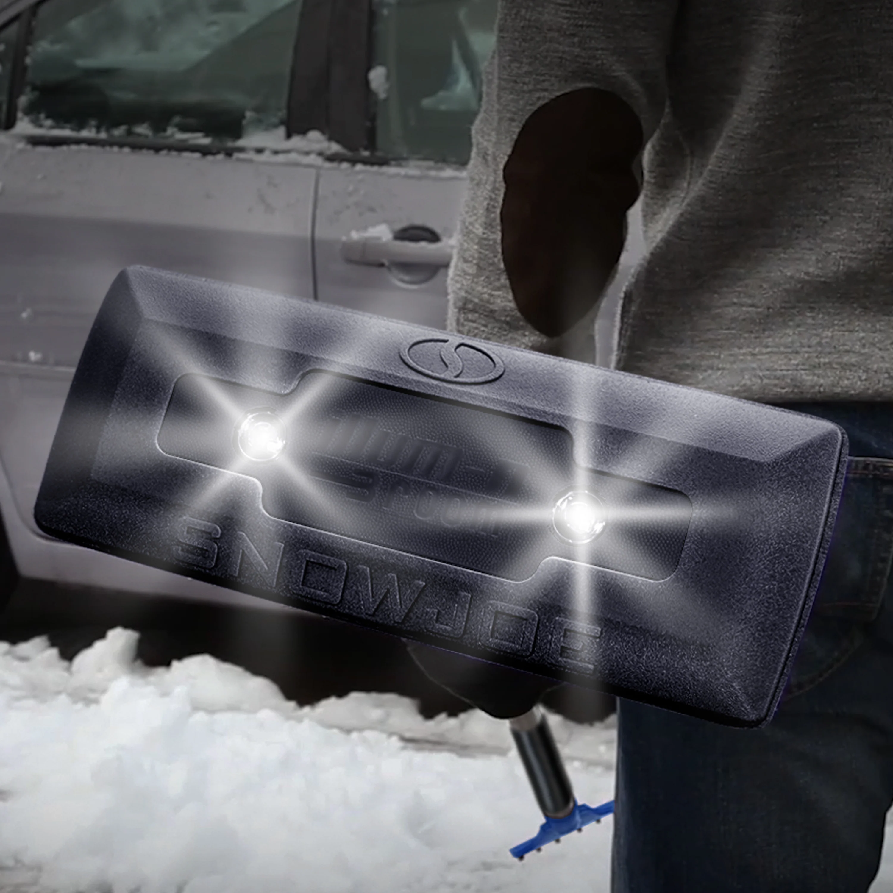 Snow Joe SJBLZD-LED-BLK 4-In-1 Telescoping Snow Broom + Ice Scraper | 18-Inch Foam Head | Headlights (Black) - Image 11