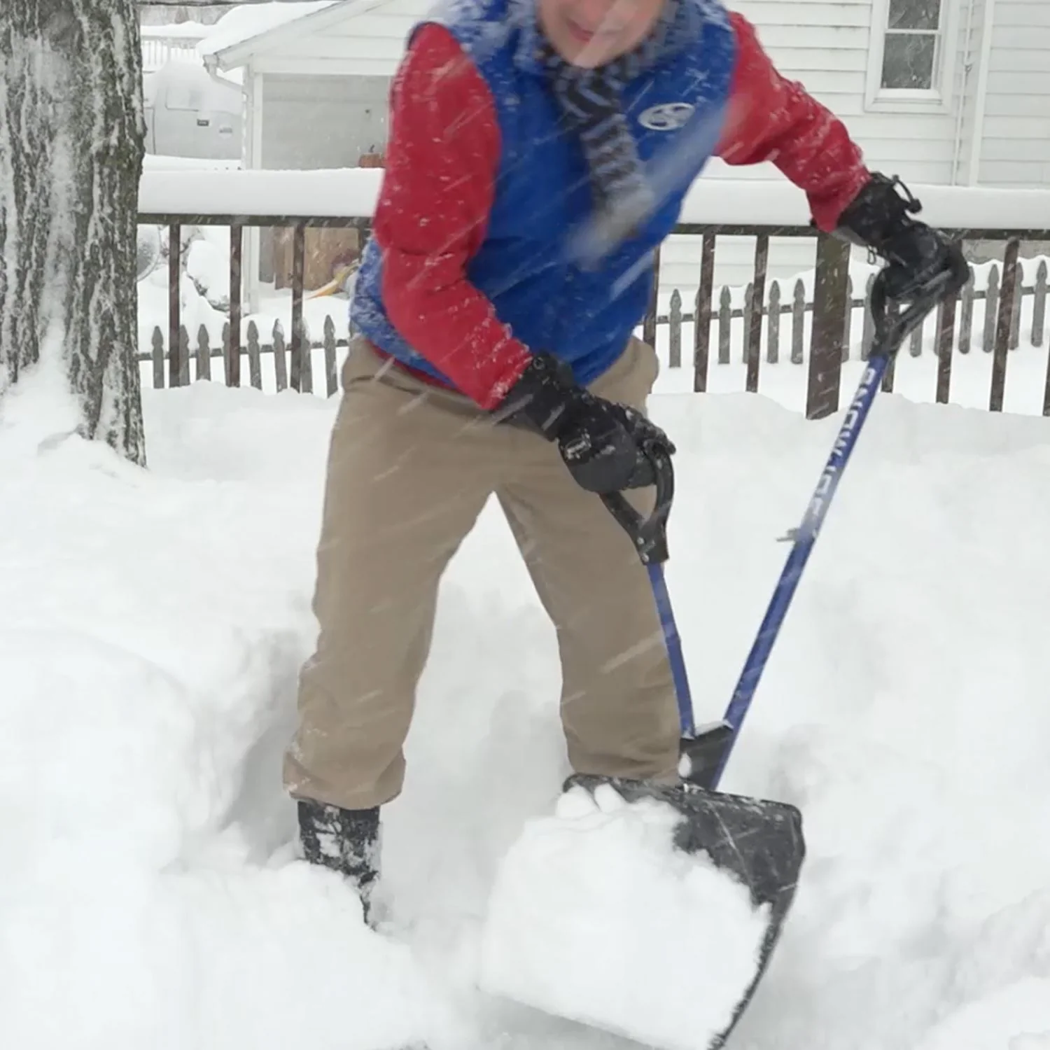 Snow Joe Shovelution Strain-Reducing Snow Shovel | 18-Inch | Spring Assisted Handle - Image 6