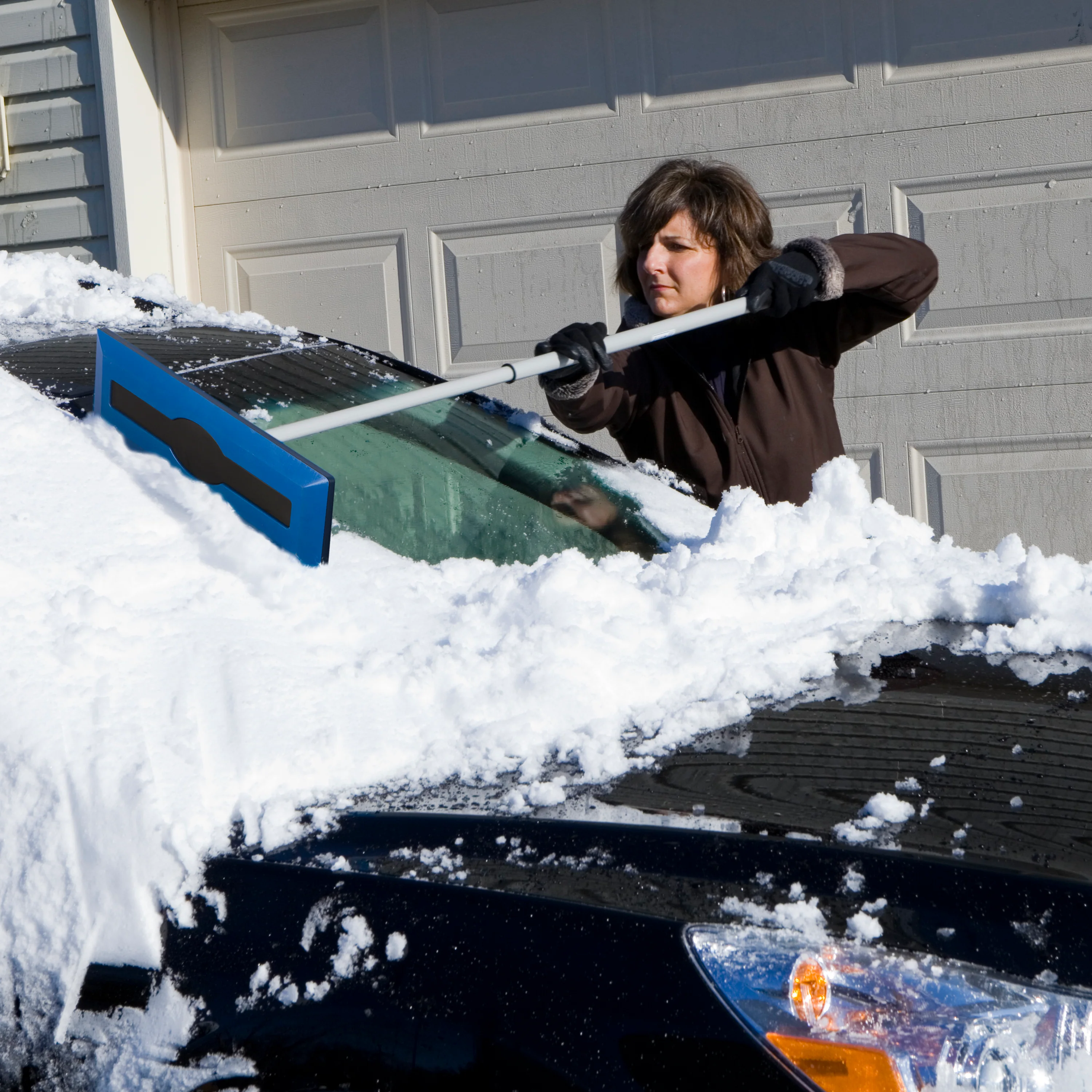 Snow Joe SJBLZD-PRX The Original 2-In-1 Telescoping Snow Broom + Ice Scraper PRX Edition | No-Scratch Foam Head, Closed Cell Foam for No Water Absorption | 18-Inch Foam Head - Image 13