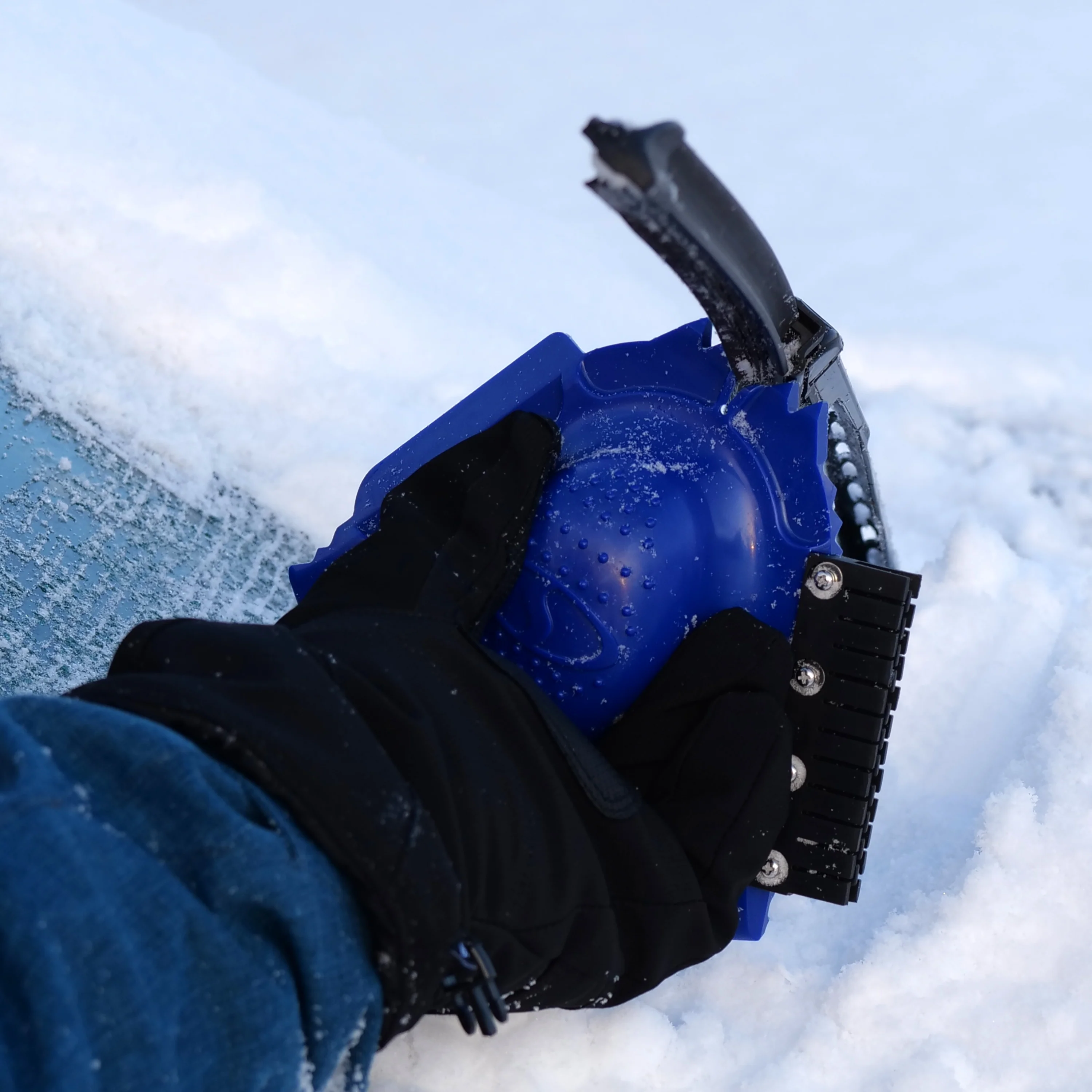 Snow Joe Ice Dozer Ice & Snow Scraper Tool | Squeegee Brush | Windshield Wiper Notch - Image 5