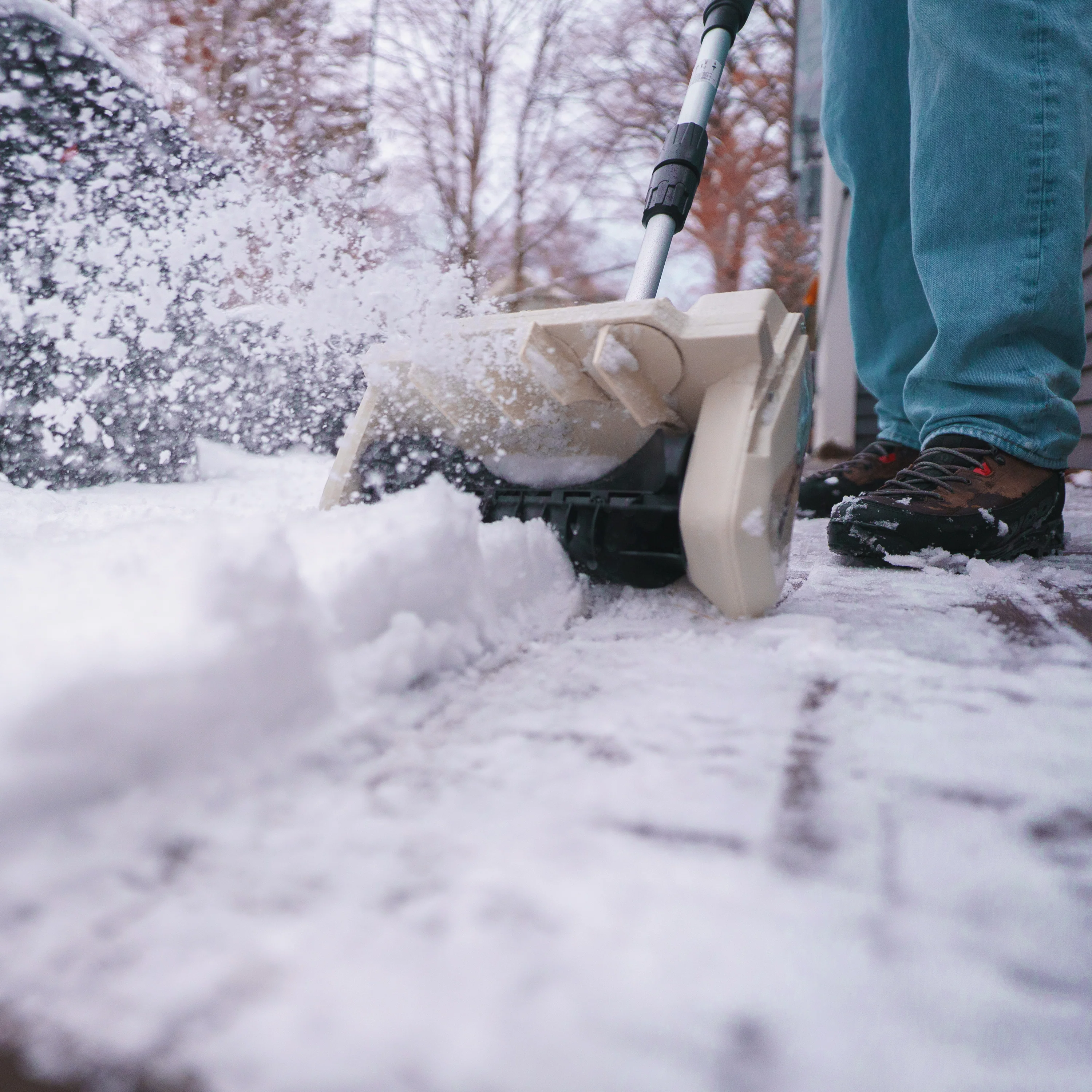 Snow Joe 20-Volt Cordless Snow Shovel Kit | Directional Chute | Brushless Motor | W/ 5.0-Ah Battery + Charger - Image 15