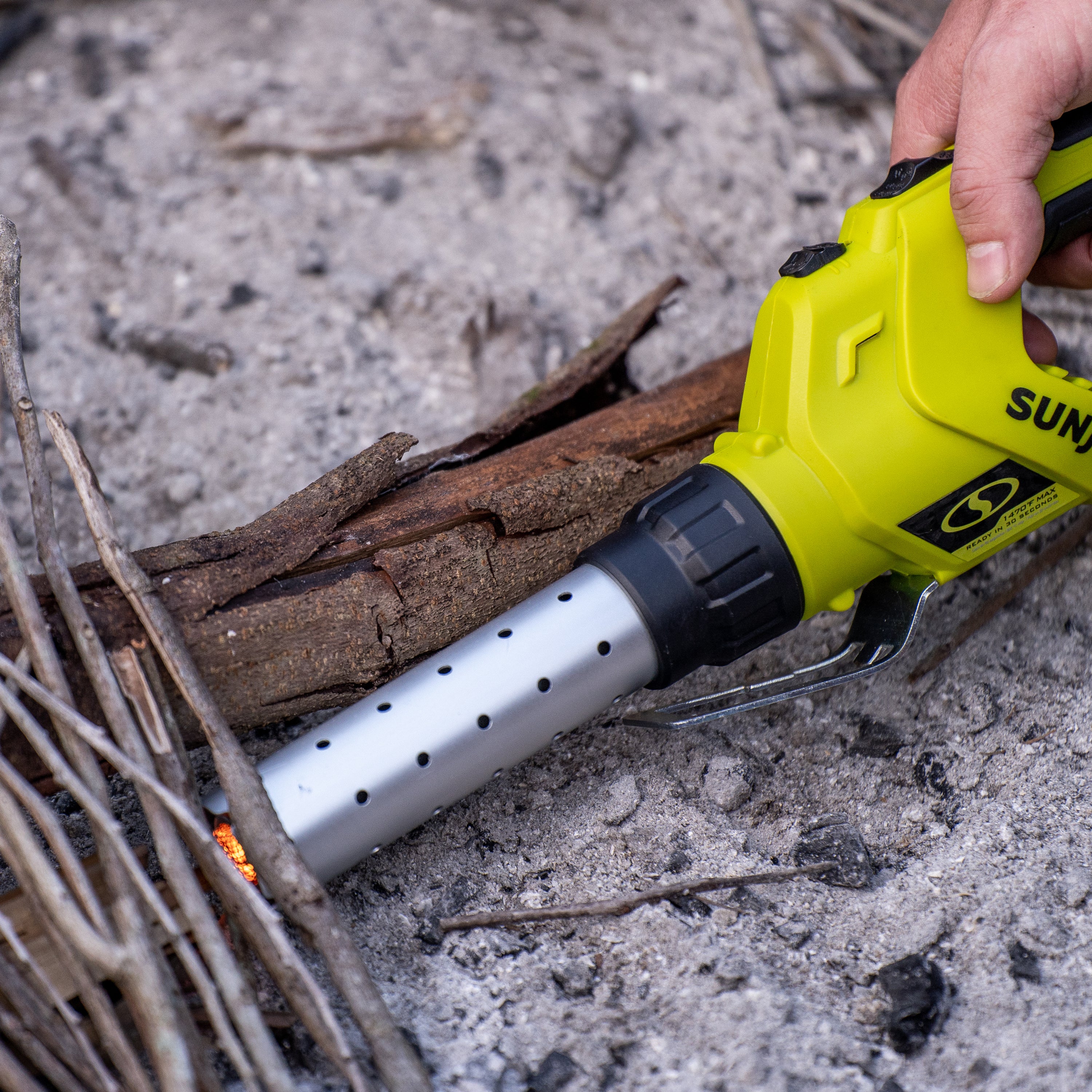 Sun Joe 24-Volt* IONMAX Cordless Electric Fire Starter | 1380-Degrees in 30-Seconds | For Charcoal BBQ Grills | W/ 2.0-Ah Battery + Charger - Image 9