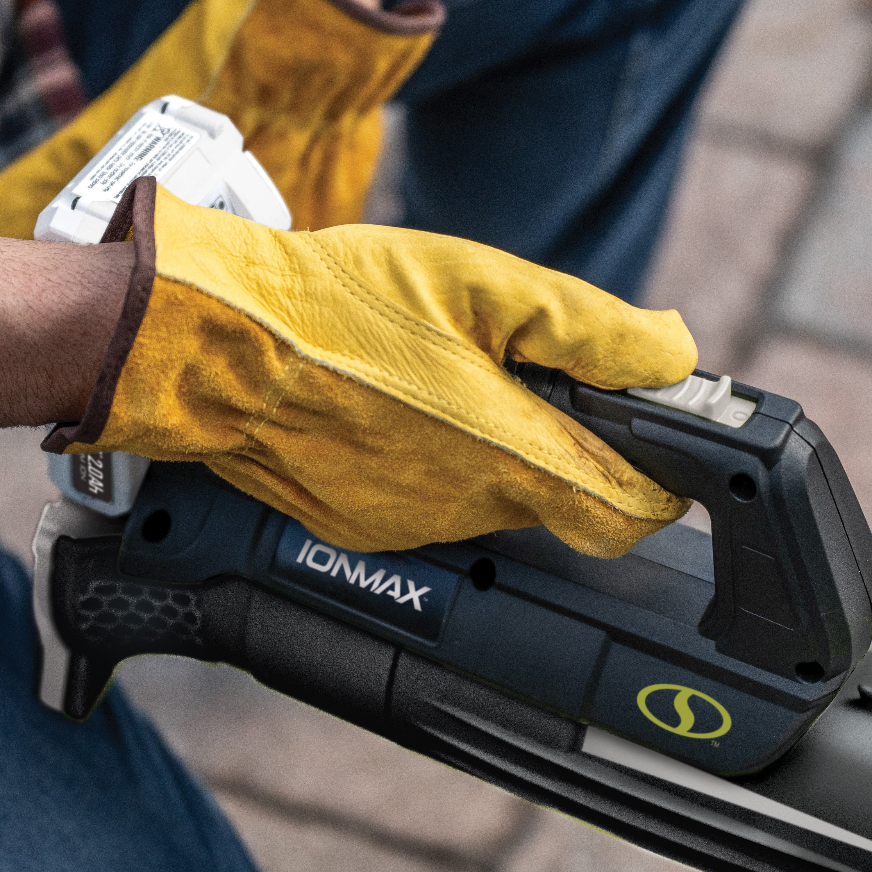 Sun Joe 24-Volt* IONMAX Cordless Compact Turbine Jet Blower | 100-MPH | 280-CFM | W/ 2 x 2.0-Ah Batteries + Dual-Port Charger - Image 7