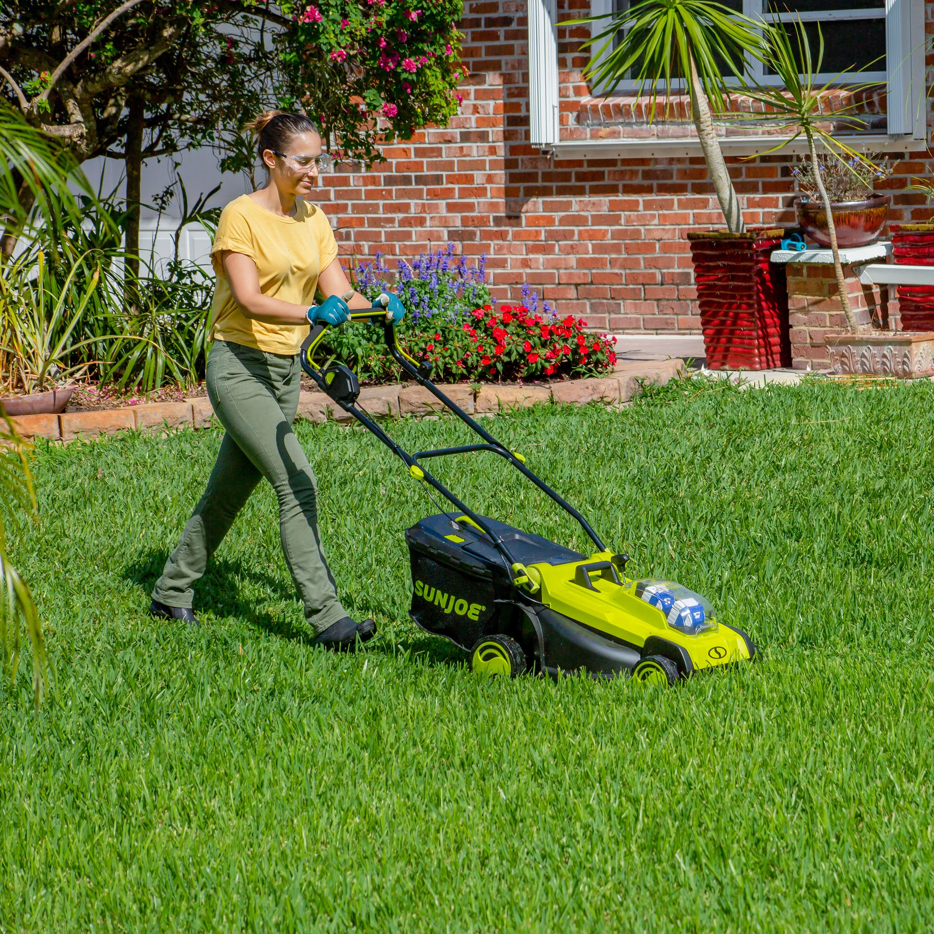 Sun Joe 48-Volt* IONMAX Cordless Lawn Mower Kit W/ Collection Bag | 17-inch | 6-Position | W/ 2 x 4.0-Ah Batteries + Charger - Image 13